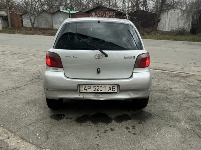 Серый Тойота Ярис, объемом двигателя 1.3 л и пробегом 192 тыс. км за 3200 $, фото 4 на Automoto.ua