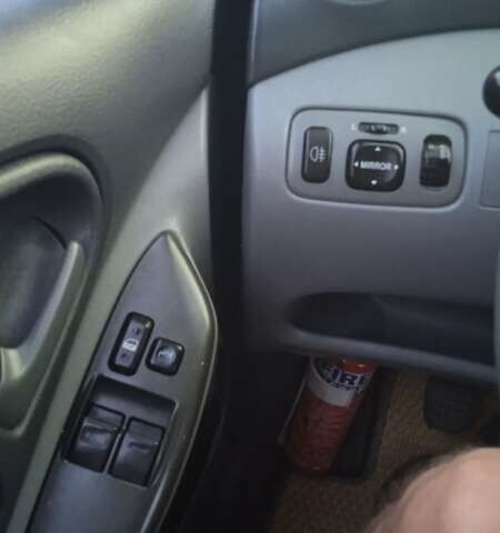 Серый Тойота Ярис, объемом двигателя 1 л и пробегом 210 тыс. км за 3500 $, фото 25 на Automoto.ua