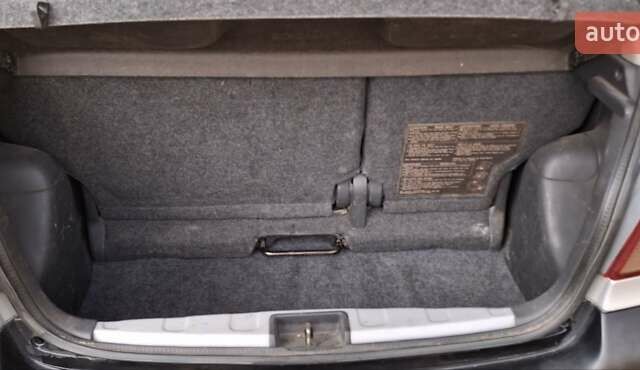 Сірий Тойота Яріс, об'ємом двигуна 1 л та пробігом 253 тис. км за 2900 $, фото 17 на Automoto.ua