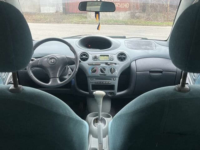 Серый Тойота Ярис, объемом двигателя 1.3 л и пробегом 192 тыс. км за 3200 $, фото 13 на Automoto.ua