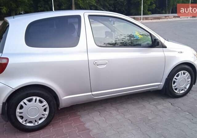 Серый Тойота Ярис, объемом двигателя 1 л и пробегом 210 тыс. км за 3500 $, фото 30 на Automoto.ua