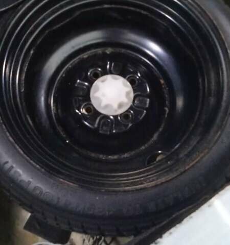 Серый Тойота Ярис, объемом двигателя 1 л и пробегом 210 тыс. км за 3500 $, фото 1 на Automoto.ua