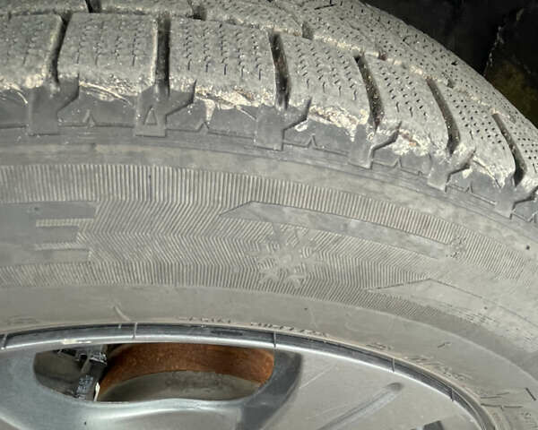 Серый Тойота Ярис, объемом двигателя 1.3 л и пробегом 238 тыс. км за 2999 $, фото 17 на Automoto.ua