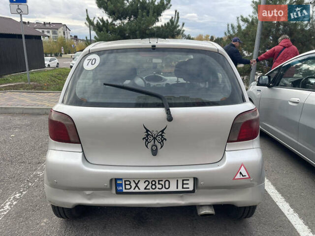 Тойота Яріс 2001 у Рівному на Automoto.ua Сірий Тойота Яріс, об'ємом двигуна 1.3 л та пробігом 236 тис. км за 2700 $, фото 4 на Automoto.ua