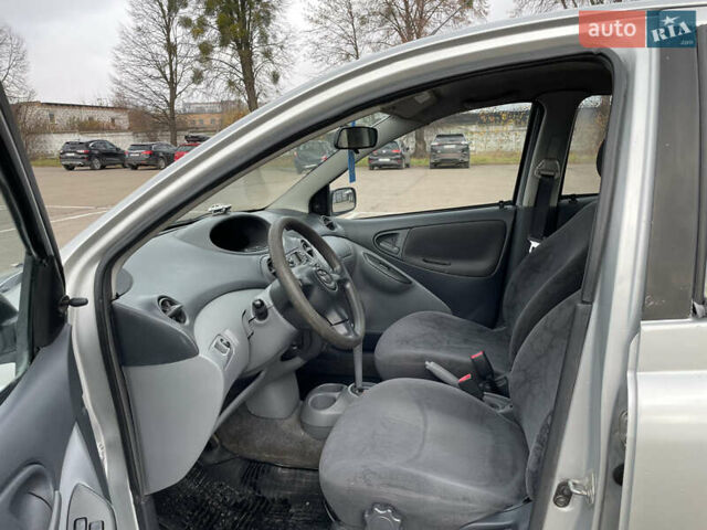 Серый Тойота Ярис, объемом двигателя 1.3 л и пробегом 238 тыс. км за 2999 $, фото 11 на Automoto.ua