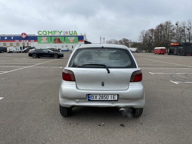 Серый Тойота Ярис, объемом двигателя 1.3 л и пробегом 238 тыс. км за 2999 $, фото 4 на Automoto.ua