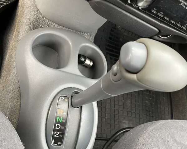 Серый Тойота Ярис, объемом двигателя 1.3 л и пробегом 238 тыс. км за 2999 $, фото 13 на Automoto.ua