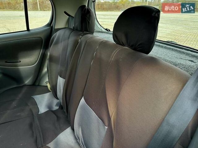 Серый Тойота Ярис, объемом двигателя 1 л и пробегом 271 тыс. км за 3500 $, фото 23 на Automoto.ua