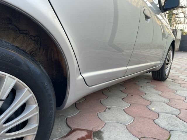 Сірий Тойота Яріс, об'ємом двигуна 1.3 л та пробігом 163 тис. км за 4500 $, фото 4 на Automoto.ua