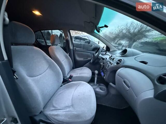 Сірий Тойота Яріс, об'ємом двигуна 1.3 л та пробігом 167 тис. км за 4600 $, фото 9 на Automoto.ua