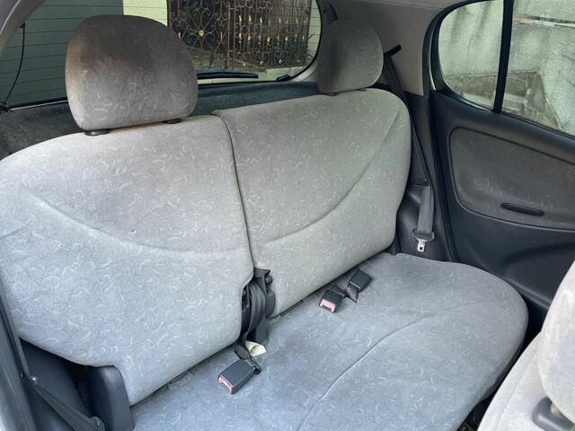 Сірий Тойота Яріс, об'ємом двигуна 1.3 л та пробігом 163 тис. км за 4500 $, фото 15 на Automoto.ua