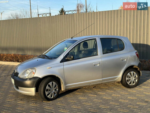 Серый Тойота Ярис, объемом двигателя 1 л и пробегом 212 тыс. км за 2999 $, фото 2 на Automoto.ua