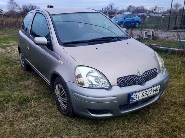 Серый Тойота Ярис, объемом двигателя 1 л и пробегом 223 тыс. км за 3000 $, фото 3 на Automoto.ua