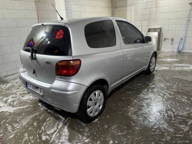 Серый Тойота Ярис, объемом двигателя 1 л и пробегом 135 тыс. км за 4500 $, фото 2 на Automoto.ua