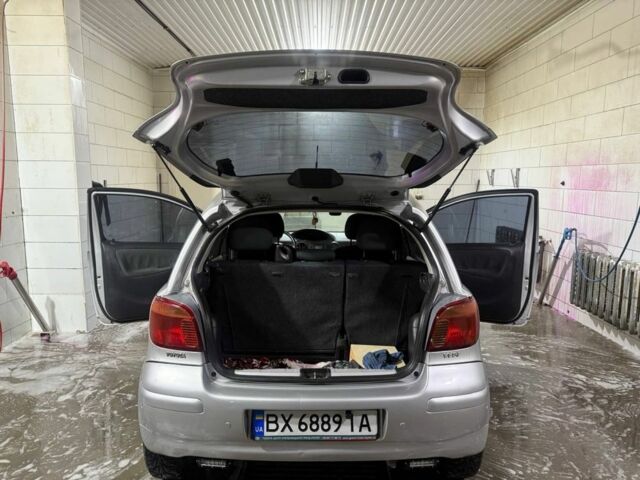 Серый Тойота Ярис, объемом двигателя 1 л и пробегом 135 тыс. км за 4500 $, фото 5 на Automoto.ua