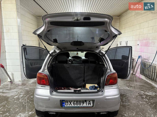 Серый Тойота Ярис, объемом двигателя 1 л и пробегом 135 тыс. км за 4500 $, фото 11 на Automoto.ua