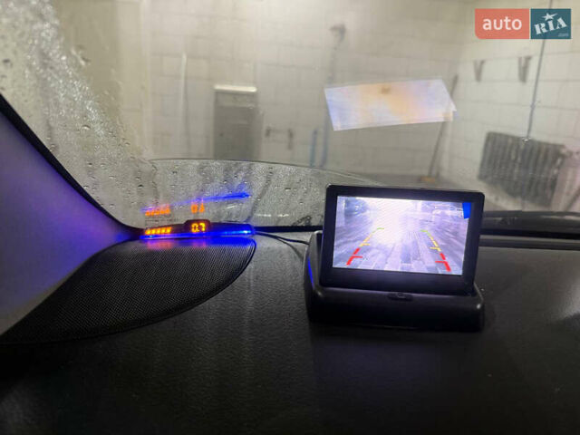 Серый Тойота Ярис, объемом двигателя 1 л и пробегом 135 тыс. км за 4500 $, фото 2 на Automoto.ua