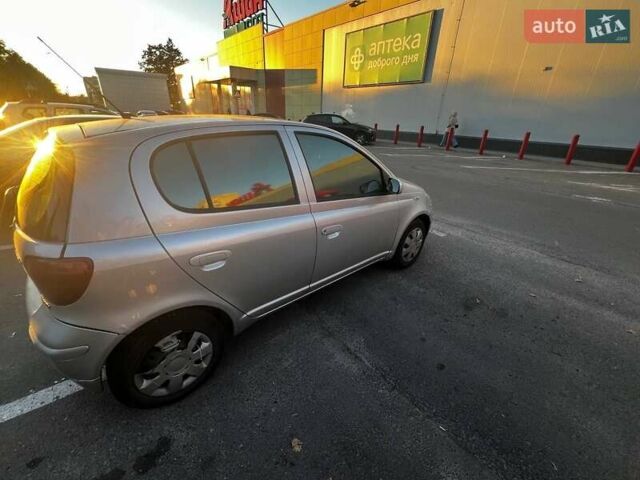 Серый Тойота Ярис, объемом двигателя 1 л и пробегом 271 тыс. км за 3950 $, фото 4 на Automoto.ua