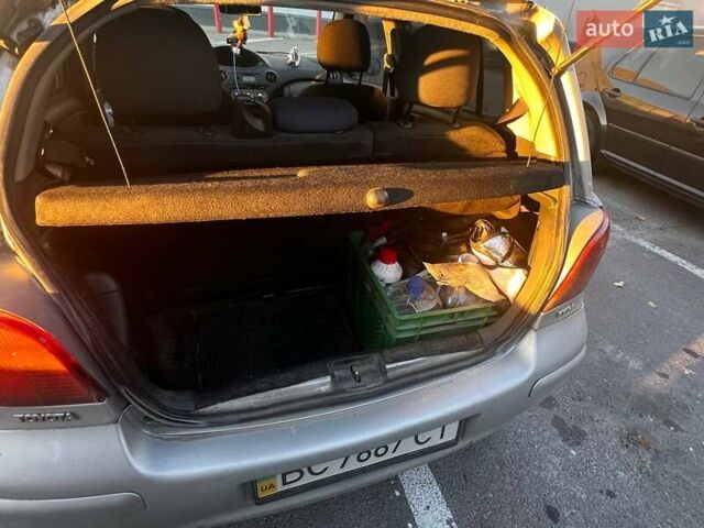 Серый Тойота Ярис, объемом двигателя 1 л и пробегом 271 тыс. км за 3950 $, фото 21 на Automoto.ua