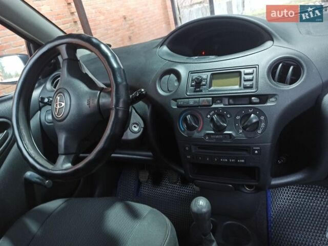 Сірий Тойота Яріс, об'ємом двигуна 1 л та пробігом 185 тис. км за 3000 $, фото 8 на Automoto.ua