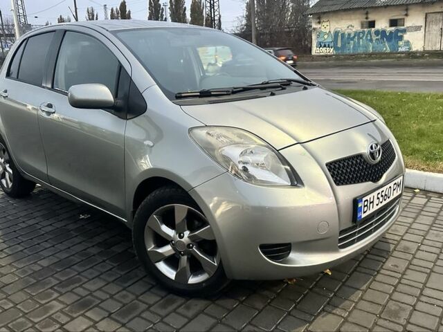 Серый Тойота Ярис, объемом двигателя 1.3 л и пробегом 198 тыс. км за 4444 $, фото 1 на Automoto.ua