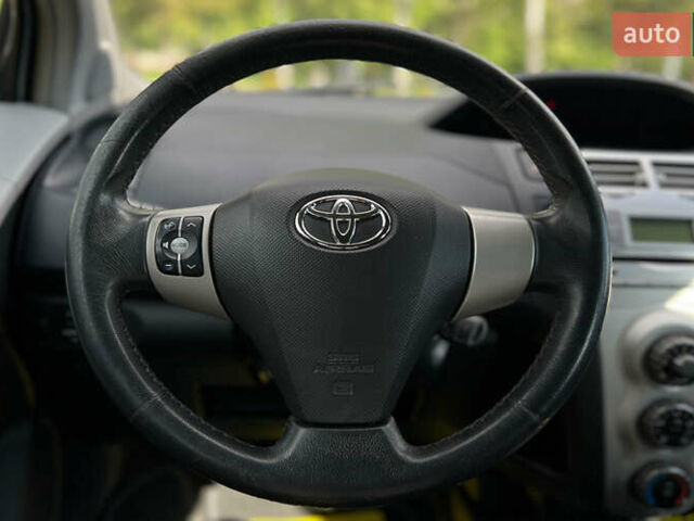Тойота Ярис 2006 в Львове на Automoto.ua Серый Тойота Ярис, объемом двигателя 1.3 л и пробегом 140 тыс. км за 5650 $, фото 17 на Automoto.ua