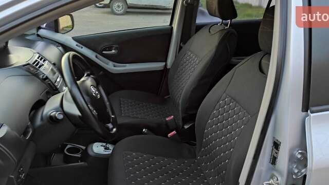 Серый Тойота Ярис, объемом двигателя 1.3 л и пробегом 188 тыс. км за 5300 $, фото 11 на Automoto.ua