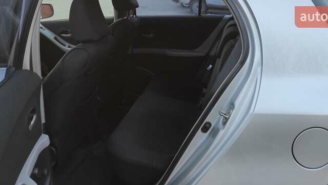 Серый Тойота Ярис, объемом двигателя 1.3 л и пробегом 188 тыс. км за 5300 $, фото 21 на Automoto.ua