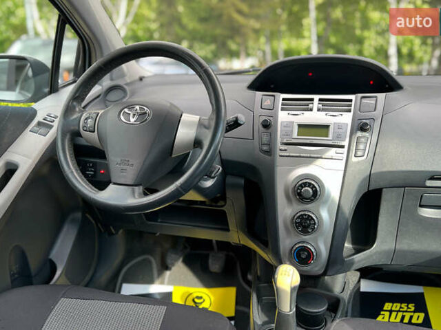 Тойота Ярис 2006 в Львове на Automoto.ua Серый Тойота Ярис, объемом двигателя 1.3 л и пробегом 140 тыс. км за 5650 $, фото 11 на Automoto.ua