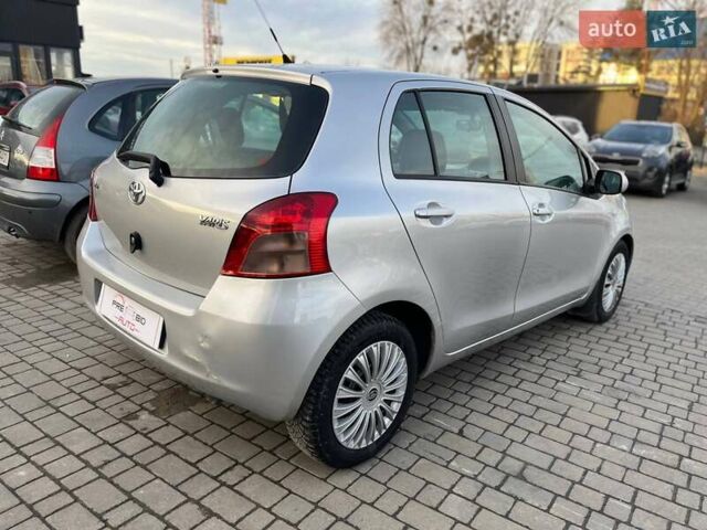 Серый Тойота Ярис, объемом двигателя 1.3 л и пробегом 161 тыс. км за 5700 $, фото 4 на Automoto.ua