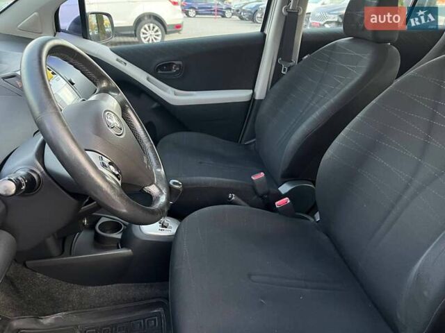 Серый Тойота Ярис, объемом двигателя 1.3 л и пробегом 161 тыс. км за 5700 $, фото 10 на Automoto.ua