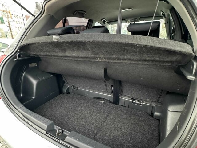 Серый Тойота Ярис, объемом двигателя 1.3 л и пробегом 178 тыс. км за 5800 $, фото 15 на Automoto.ua