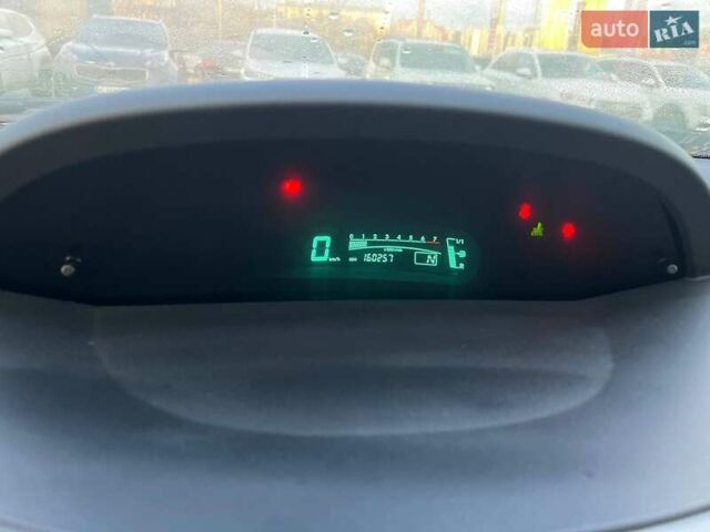 Серый Тойота Ярис, объемом двигателя 1.3 л и пробегом 161 тыс. км за 5700 $, фото 8 на Automoto.ua