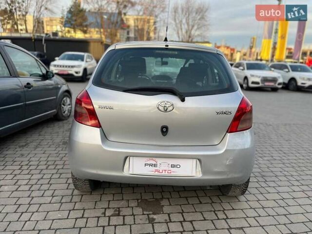 Серый Тойота Ярис, объемом двигателя 1.3 л и пробегом 161 тыс. км за 5700 $, фото 5 на Automoto.ua