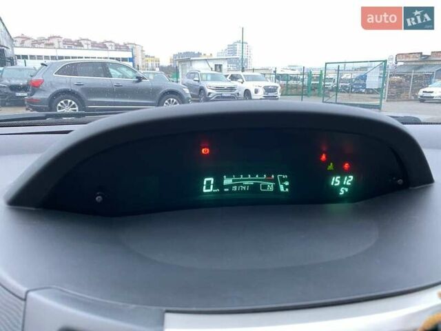 Серый Тойота Ярис, объемом двигателя 1.36 л и пробегом 192 тыс. км за 6500 $, фото 19 на Automoto.ua
