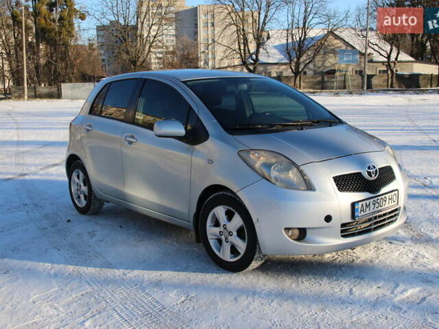 Серый Тойота Ярис, объемом двигателя 1.3 л и пробегом 197 тыс. км за 5500 $, фото 1 на Automoto.ua