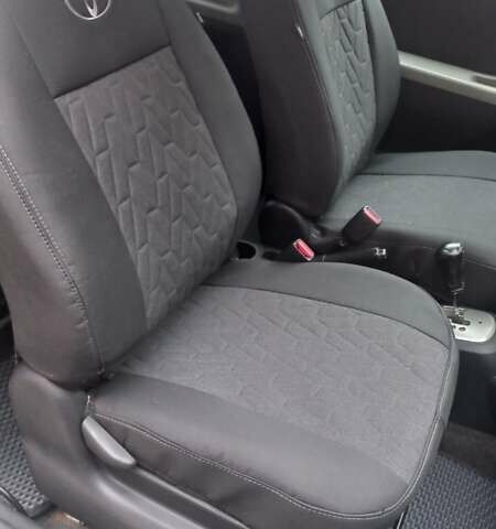 Серый Тойота Ярис, объемом двигателя 1.36 л и пробегом 240 тыс. км за 4900 $, фото 5 на Automoto.ua