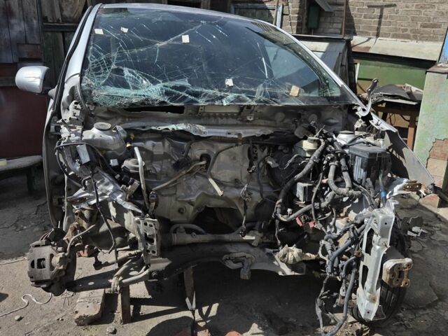 Серый Тойота Ярис, объемом двигателя 1.3 л и пробегом 160 тыс. км за 1532 $, фото 1 на Automoto.ua