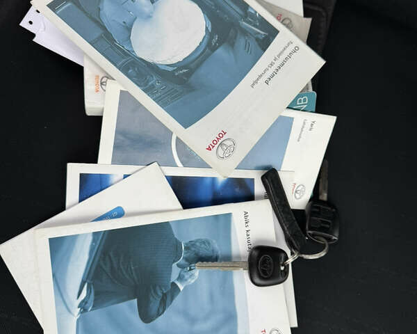 Серый Тойота Ярис, объемом двигателя 1.3 л и пробегом 150 тыс. км за 4600 $, фото 58 на Automoto.ua