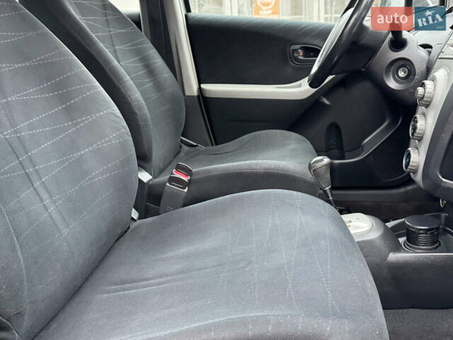 Серый Тойота Ярис, объемом двигателя 1.3 л и пробегом 150 тыс. км за 4600 $, фото 23 на Automoto.ua