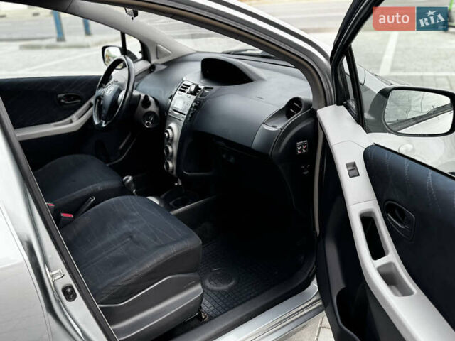 Сірий Тойота Яріс, об'ємом двигуна 1.4 л та пробігом 234 тис. км за 5700 $, фото 18 на Automoto.ua