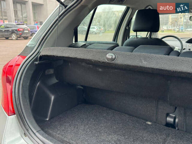 Сірий Тойота Яріс, об'ємом двигуна 1.3 л та пробігом 152 тис. км за 4850 $, фото 34 на Automoto.ua