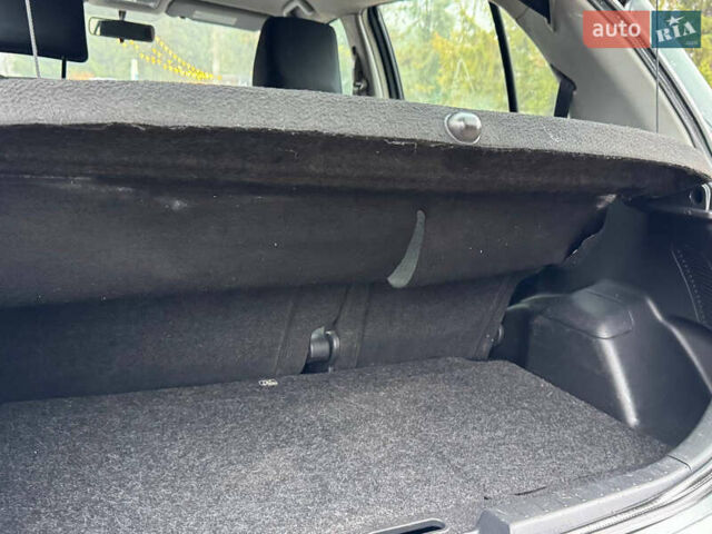 Сірий Тойота Яріс, об'ємом двигуна 1.3 л та пробігом 152 тис. км за 4850 $, фото 33 на Automoto.ua