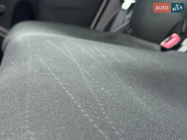 Серый Тойота Ярис, объемом двигателя 1.3 л и пробегом 150 тыс. км за 4600 $, фото 38 на Automoto.ua