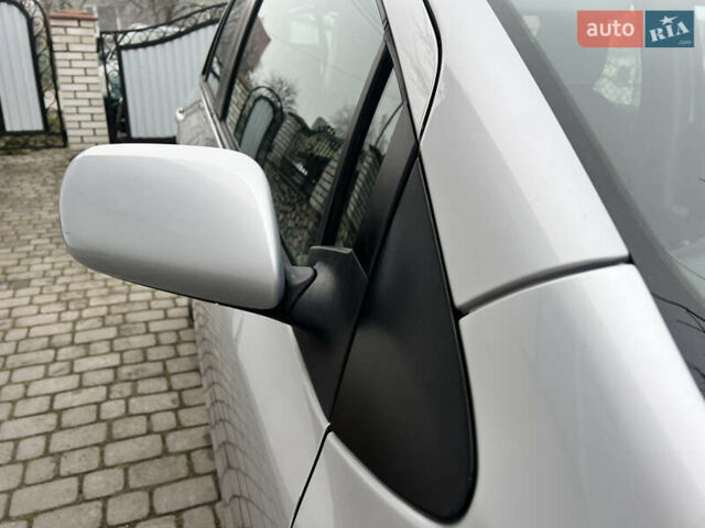 Сірий Тойота Яріс, об'ємом двигуна 1.3 л та пробігом 233 тис. км за 4800 $, фото 38 на Automoto.ua