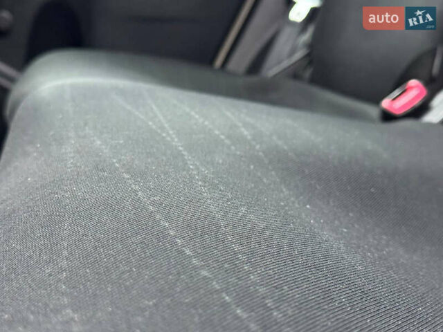 Сірий Тойота Яріс, об'ємом двигуна 1.3 л та пробігом 152 тис. км за 4850 $, фото 37 на Automoto.ua