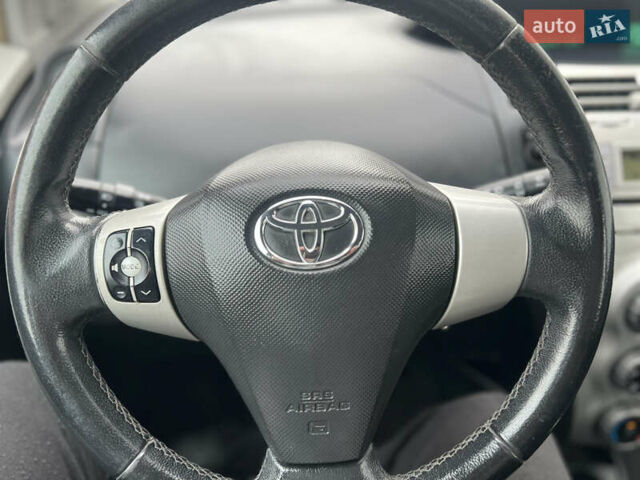 Сірий Тойота Яріс, об'ємом двигуна 1.3 л та пробігом 233 тис. км за 4800 $, фото 20 на Automoto.ua