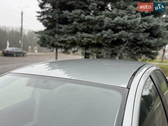 Серый Тойота Ярис, объемом двигателя 1.3 л и пробегом 150 тыс. км за 4600 $, фото 19 на Automoto.ua