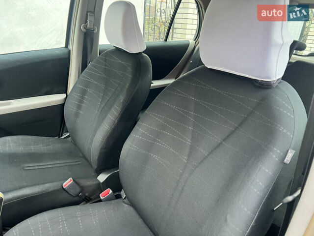 Сірий Тойота Яріс, об'ємом двигуна 1.3 л та пробігом 233 тис. км за 4800 $, фото 28 на Automoto.ua