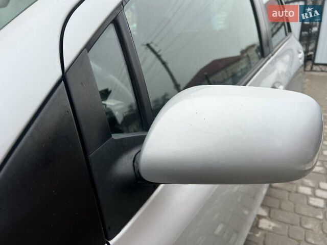 Сірий Тойота Яріс, об'ємом двигуна 1.3 л та пробігом 233 тис. км за 4800 $, фото 37 на Automoto.ua